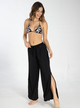 TOP TRIANGULO 7050 ROMERO & PANTALÓN BOTA ANCHA 834 NEGRO